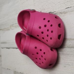 CROCS kids bright pink shoes Size 10